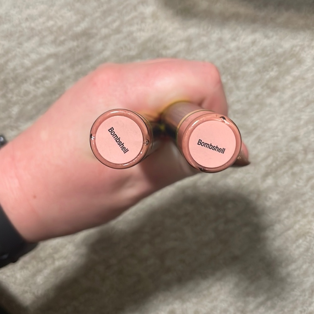 Bombshell Lipsense